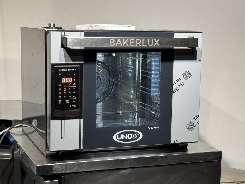 UNOX BAKERLUX SHOP.Pro LED Arianna XEFT-04HS-ELDV.0. Конвекційна піч з парозволоженням