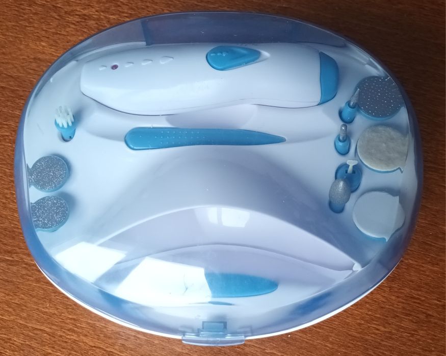 Zestaw do manicure z suszarką do paznokci