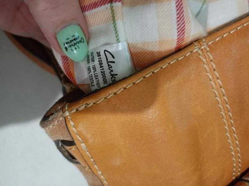 Стильна сумка в руку/на плече від Clarks у кольорі кемел