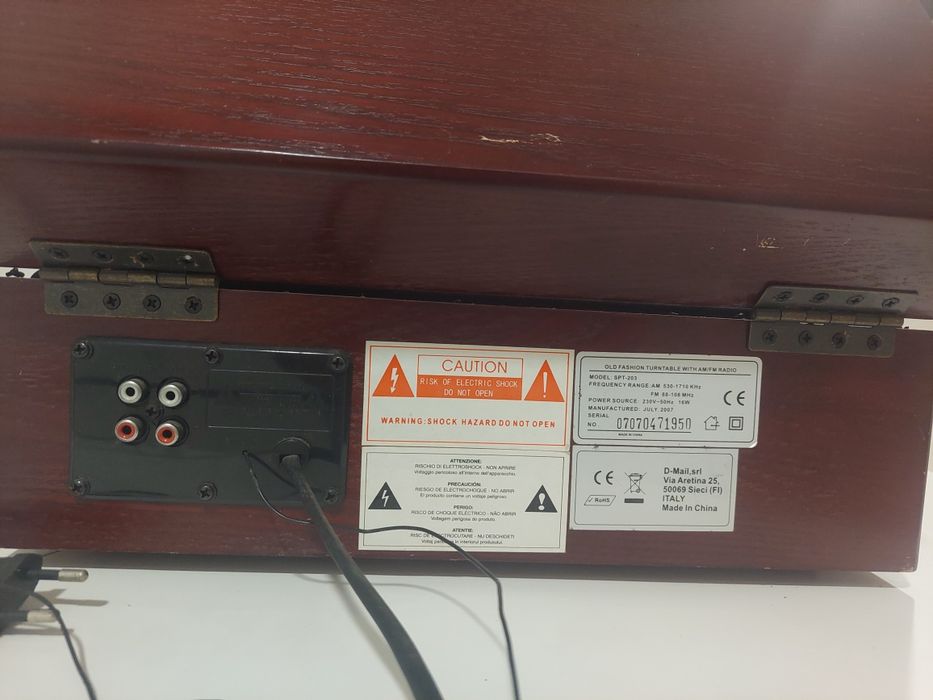 Gira discos  com rádio - estilo vintage