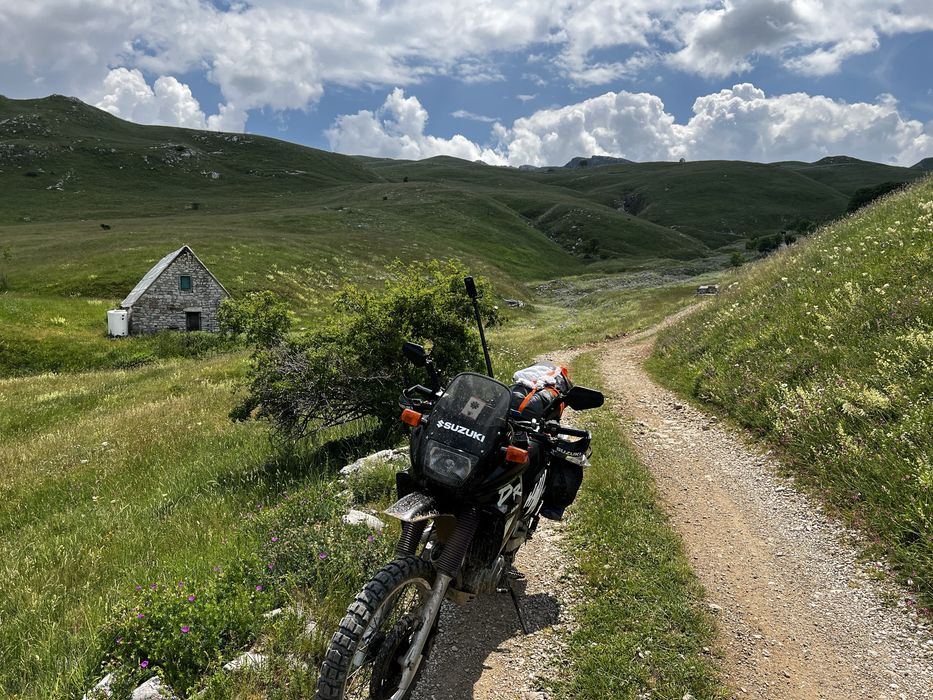 Suzuki Dr650 RSE custom rally,  masa dodatkow.
