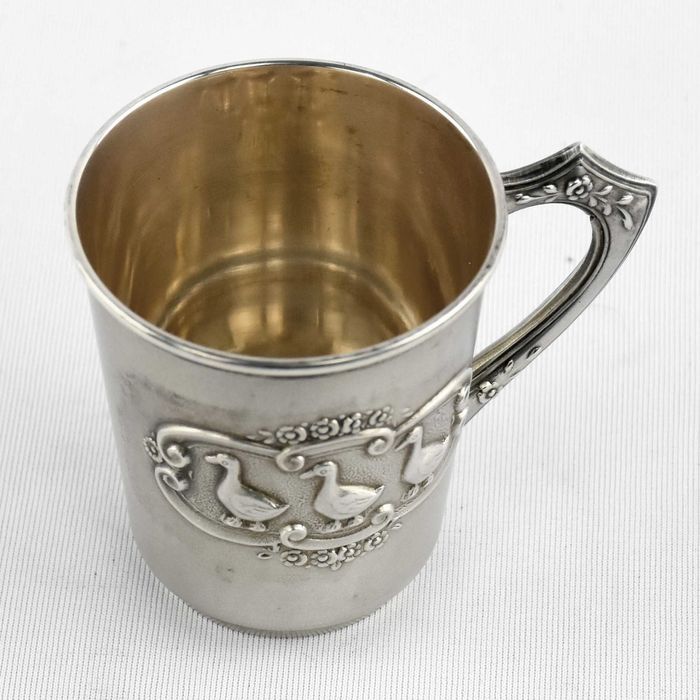 Caneca para bebé em prata portuguesa decoração revelada com patos