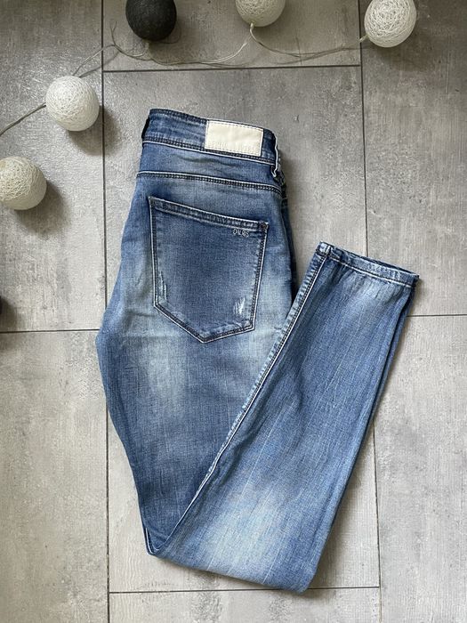 Jeansy slim fit z przetarciami Diverse XS bawełna basic