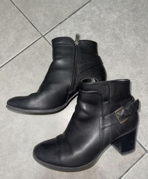 Bota Preta de Pele c/ Salto