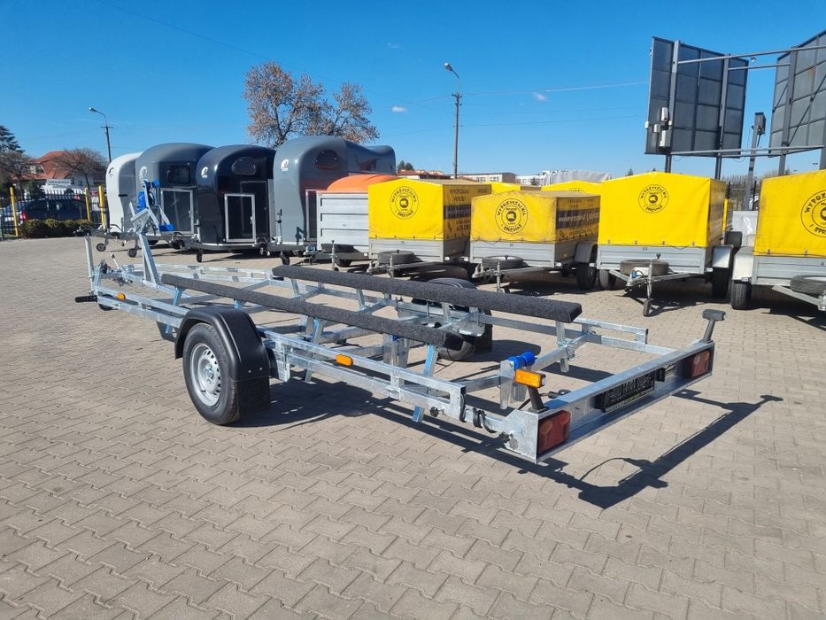 Przyczepa do łodzi podłodziowa jednoosiowa Dmc 1350kg do dł 680+100cm