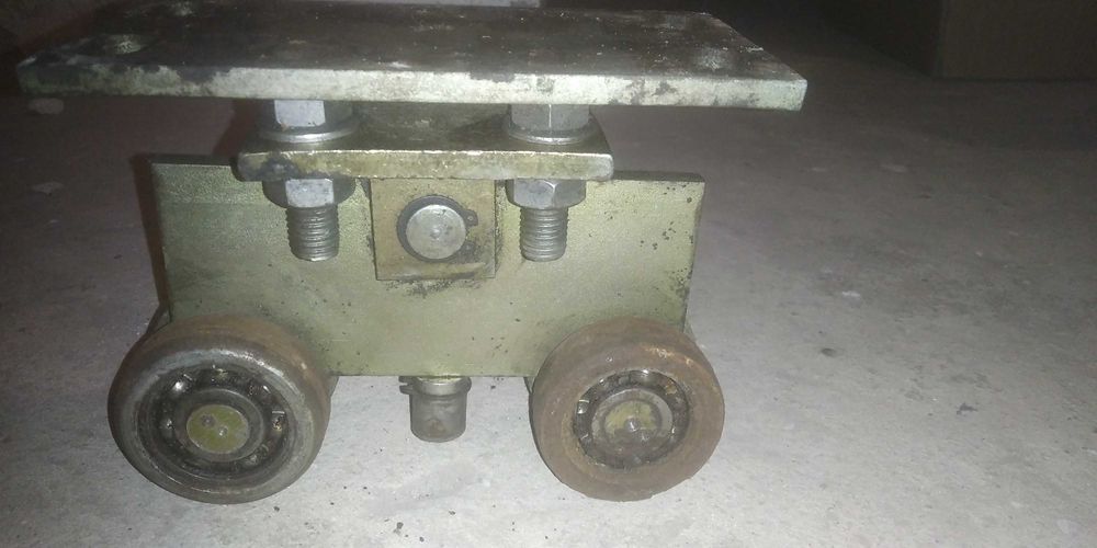 Wózek do bramy na 5 kółek solidny