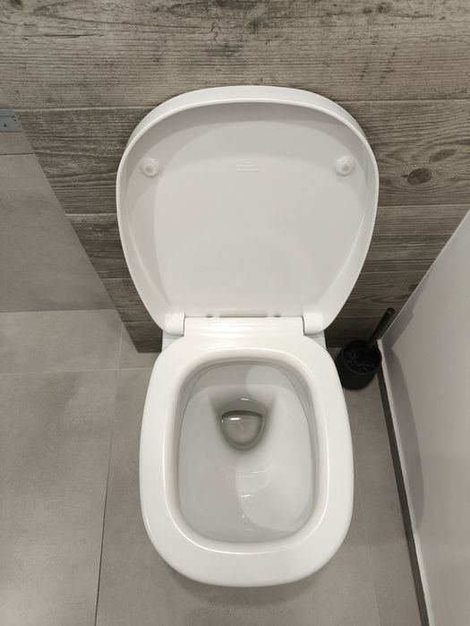 Miska WC podwieszana Cersanit z deską