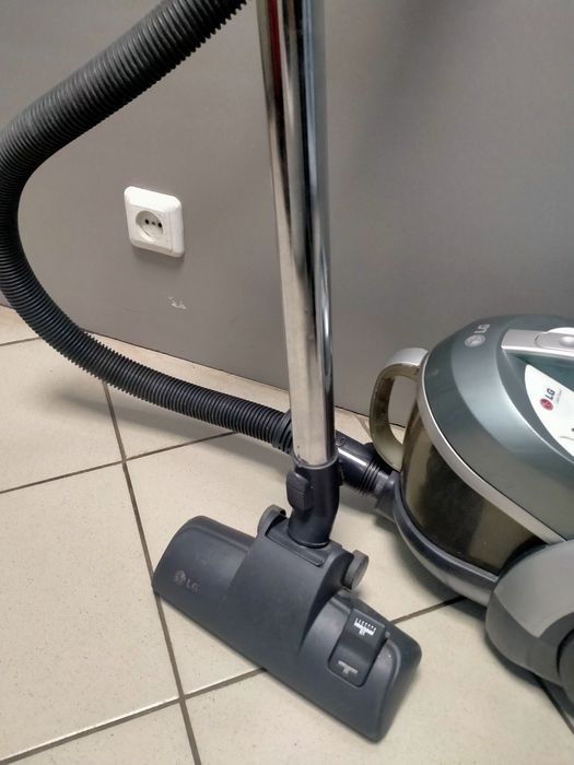 Пылесос LG VK7816R