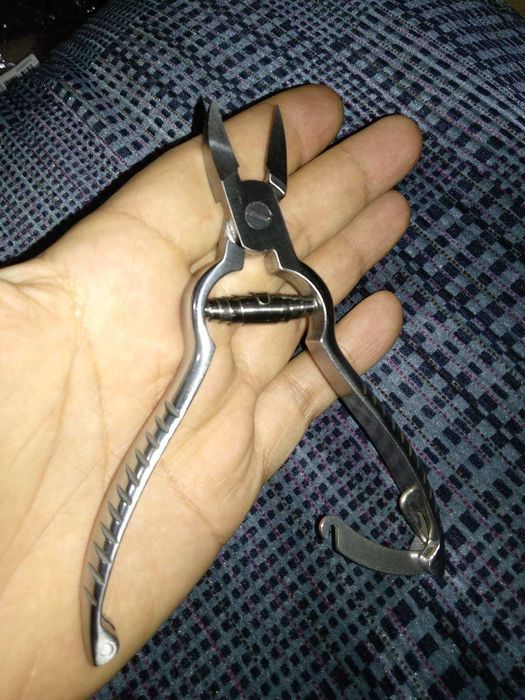 Продам кусачки для ногтей