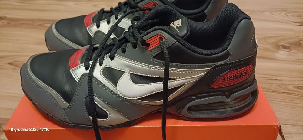 Buty sportowe Nike Air Max.