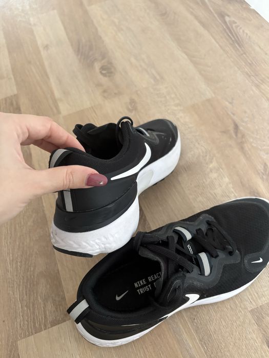 Ténis Nike pretos 36,5
