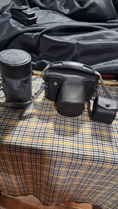 Máquina fotográfica Pentax K1000.