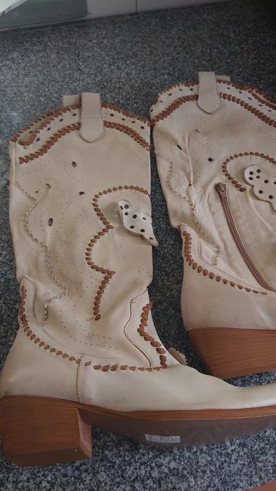 Botas únicas em pele feitas em Itália