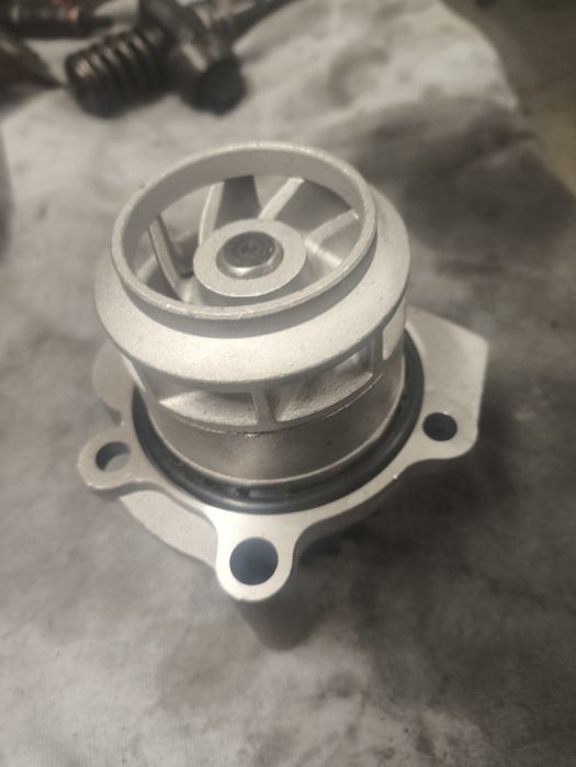 Pompa wody 1.9tdi axr. DAYCO