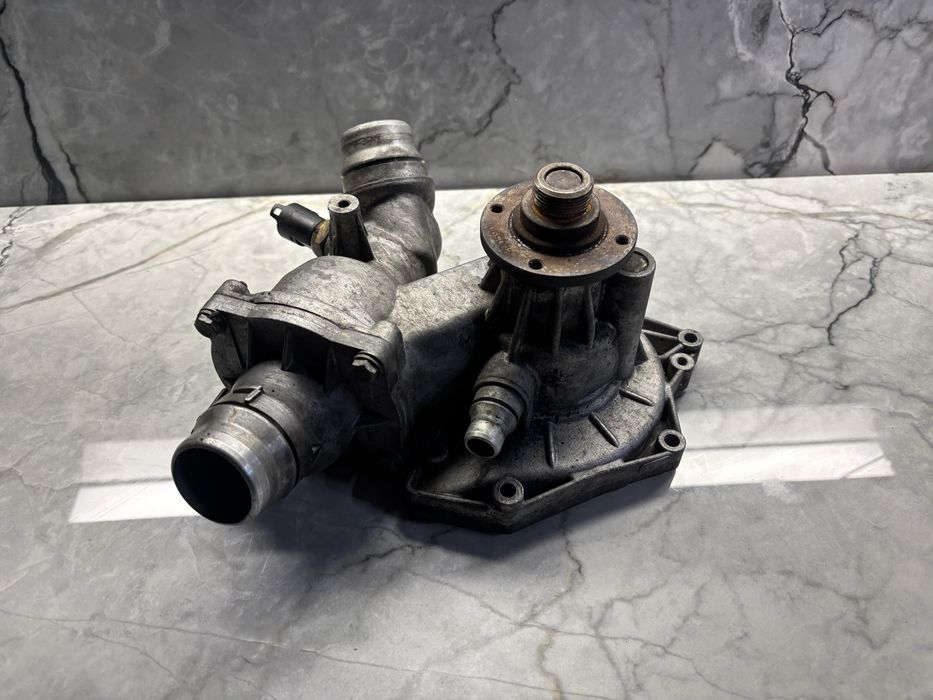 Водяна помпа Бмв Е39 М62 535і 540і Водяная помпа Bmw Насос води BMW