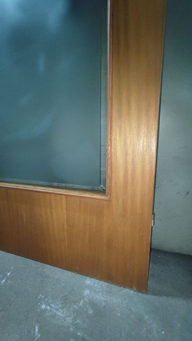 Porta interna de madeira com vidro