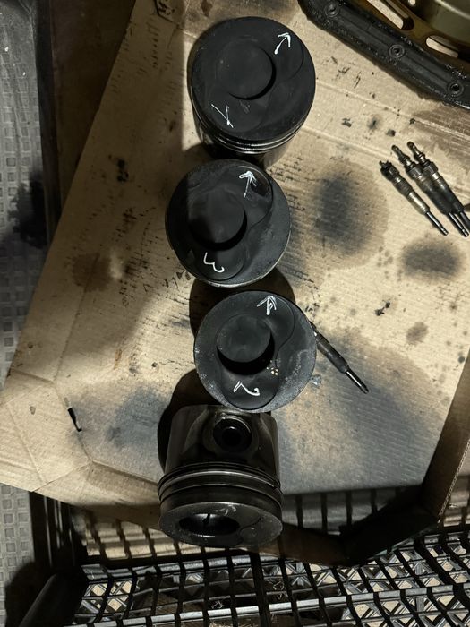 Поршні на Volkswagen t4 1.9tdi