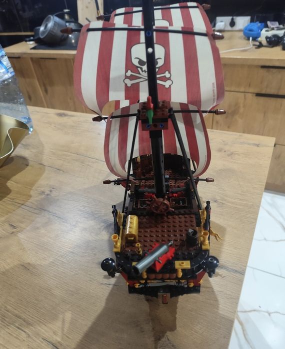 Lego statek piracki 6243 Czarnobrodego z instrukcją i figurkami kpl