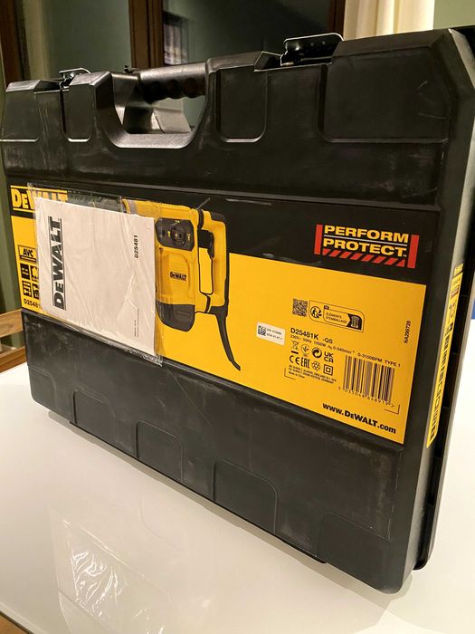 Młotowiertarka DeWalt D25481K zfunkcją kucia/wiercenia 1050W 40mm 6.7J