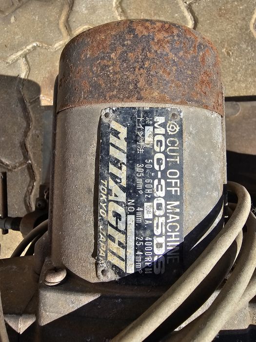 Máquina de corte Mitachi