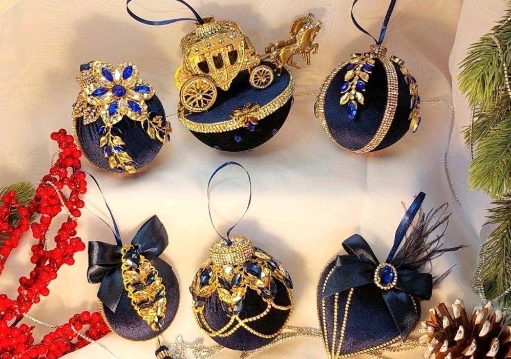 Новорічні іграшки