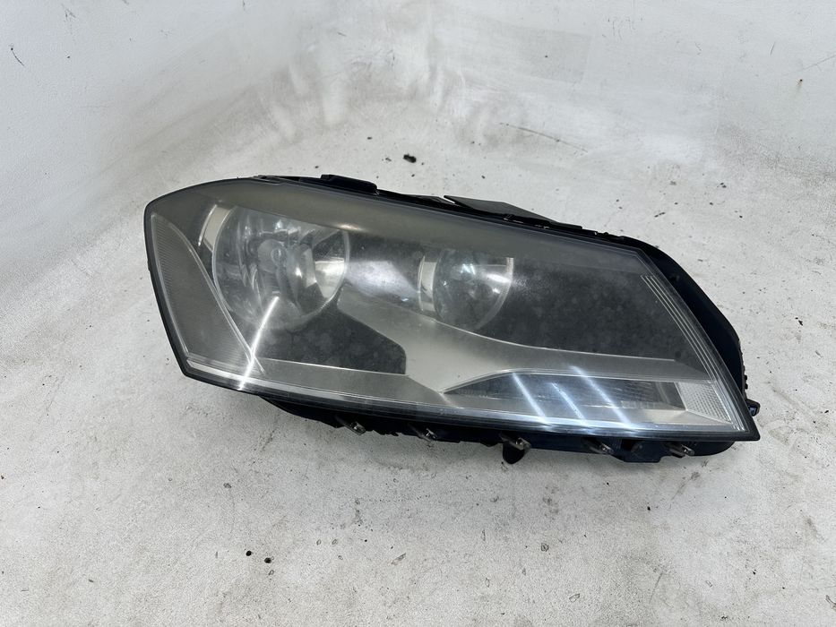 Volkswagen Passat B7 lampa reflektor prawy przedni przód UK VW