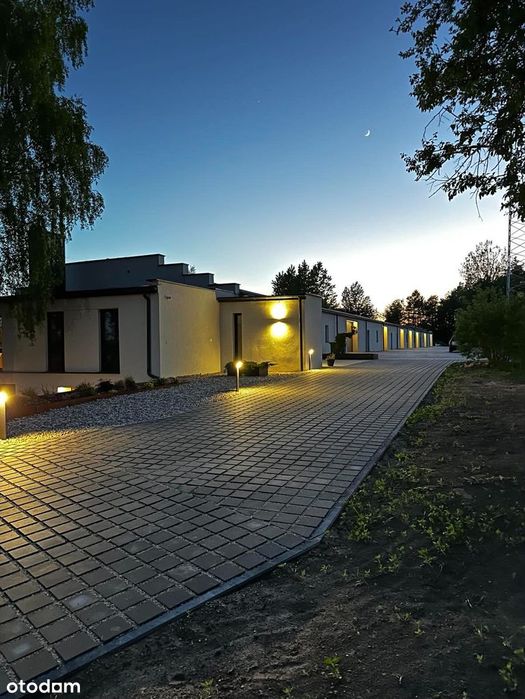 Wszechstronna Hala Magazynowo - Produkcyjna z Biurem i Placem 2000 Mkw
