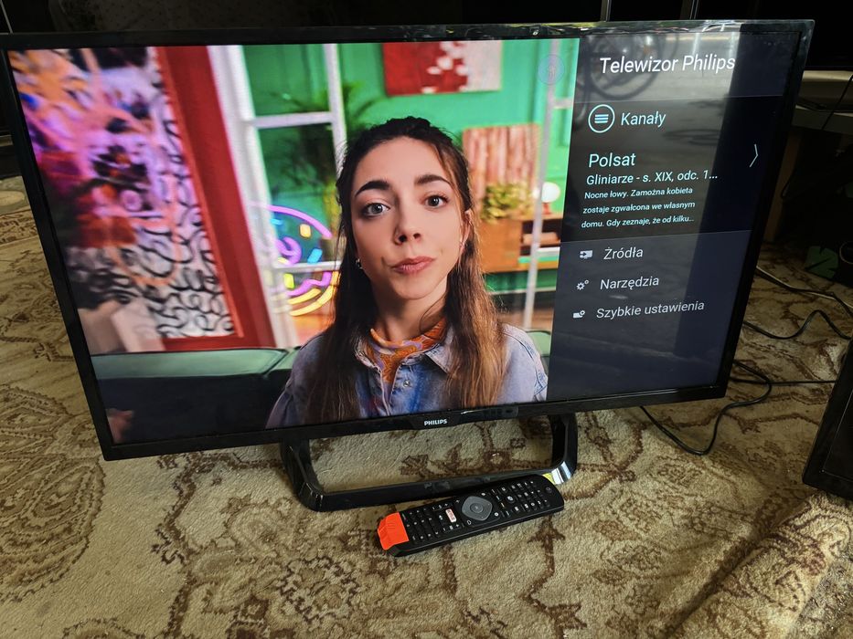 Telewizor LED Philips 32 cale ze Smartem i dekoderem DVBT2 z pilotem