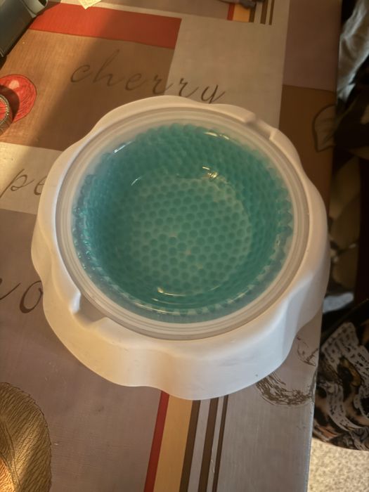 Taça mantem agua fresca