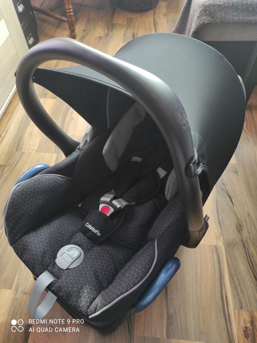 Foteliki Maxi Cosi z bazą family fix