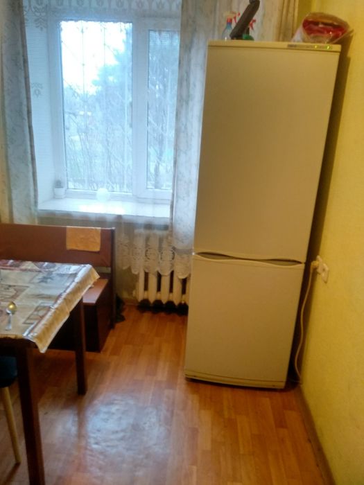 Здається кімната,метро Чернігівська та Лісова