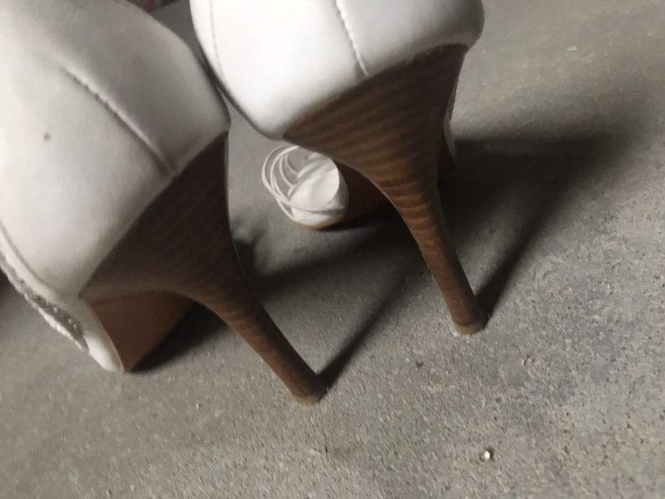 Buty sandały szpilki ażurowe soya concept białe