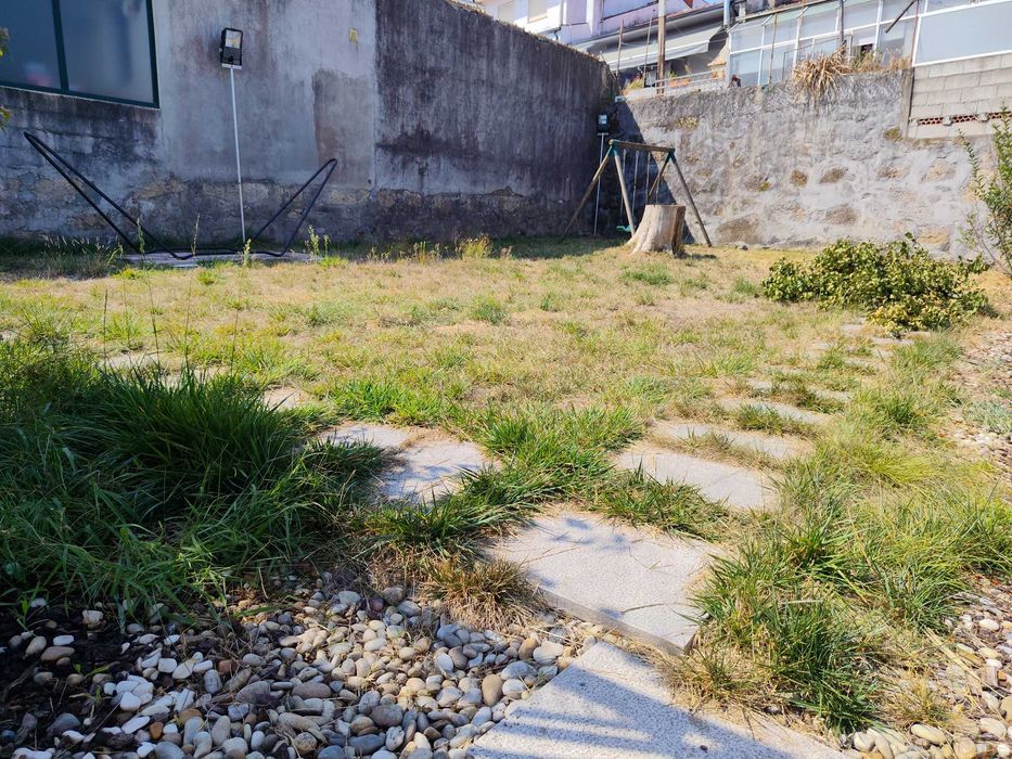 Férias Felizes para o seu Cão - Jardim, Brincadeira e Mimos em Ambiente Familiar