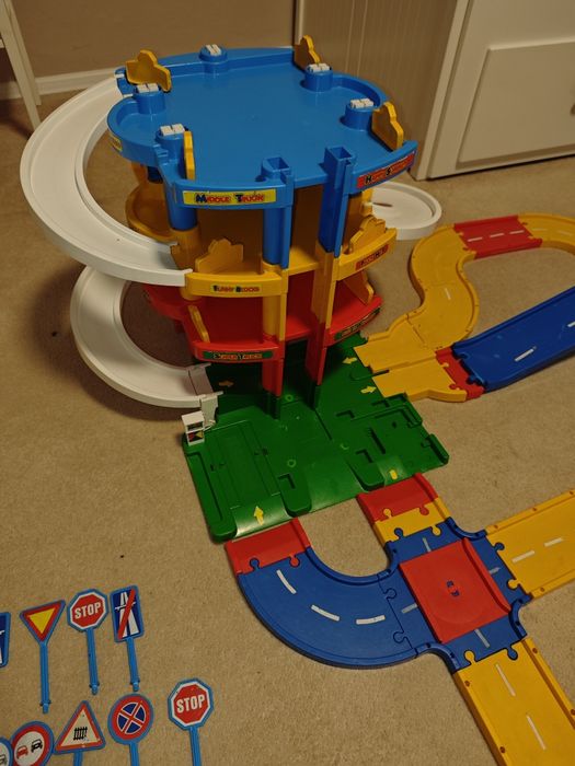 Garaż parking wielopoziomowy Wader  + tor + znaki