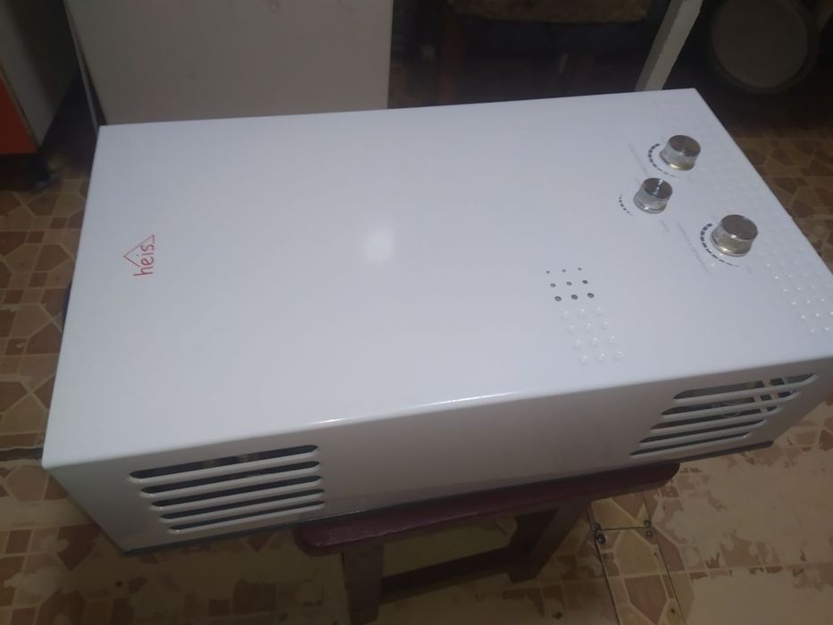 Газова колонка Heis