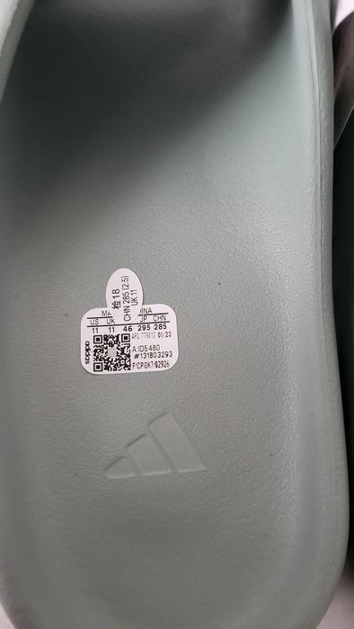 Продам тапочки Adidas yeezy slide