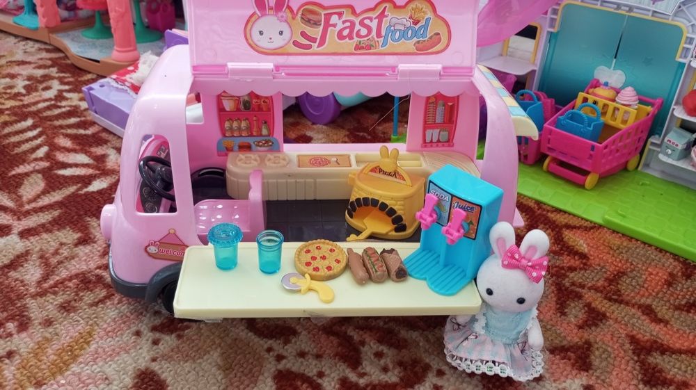 Sylvanian Families Сімья зайців