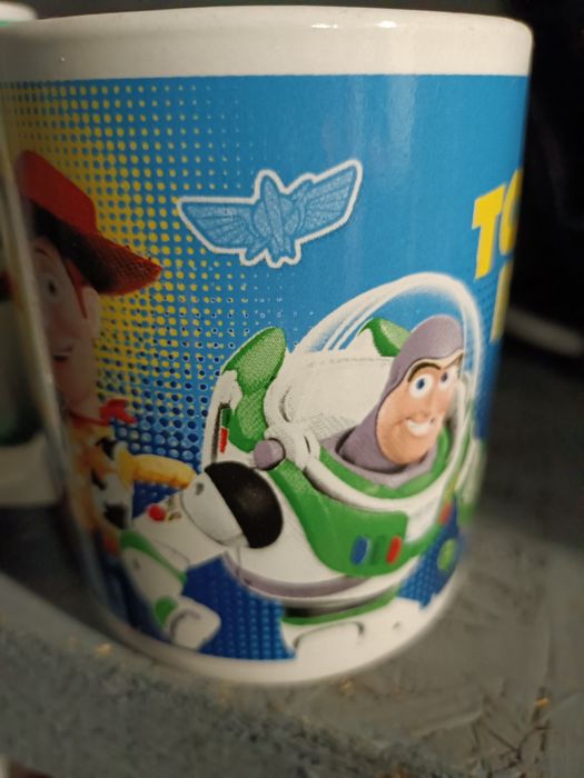 Kubek z postaciami z bajki