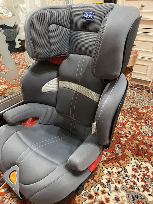 Автокрісло Chicco Oasys. Італія. З дитиною на протязі всього дитинства