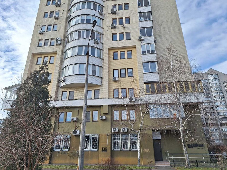 Приміщення з окремим входом Оболонь  Оболонська набережна  Івасюка 12Г