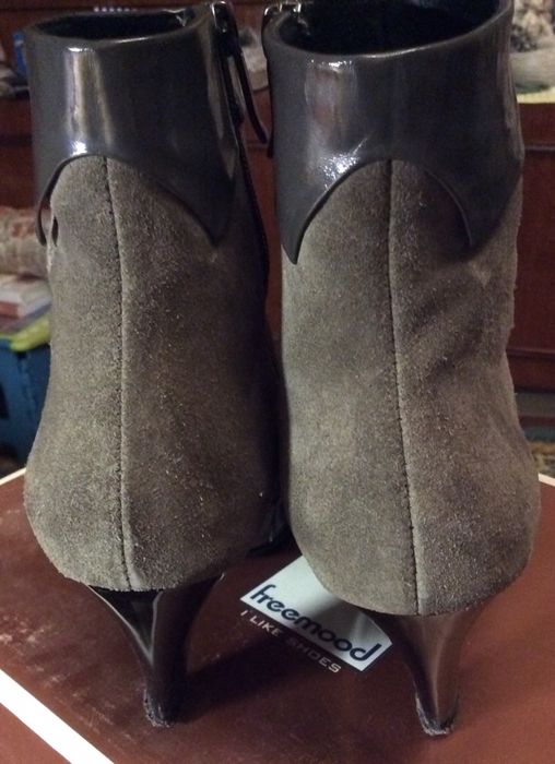 Сапожки женские