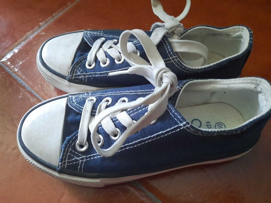 Sapatos de pano azul criança