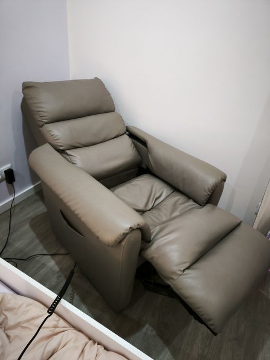 Poltrona sofá elevatória elétrico pele sintética