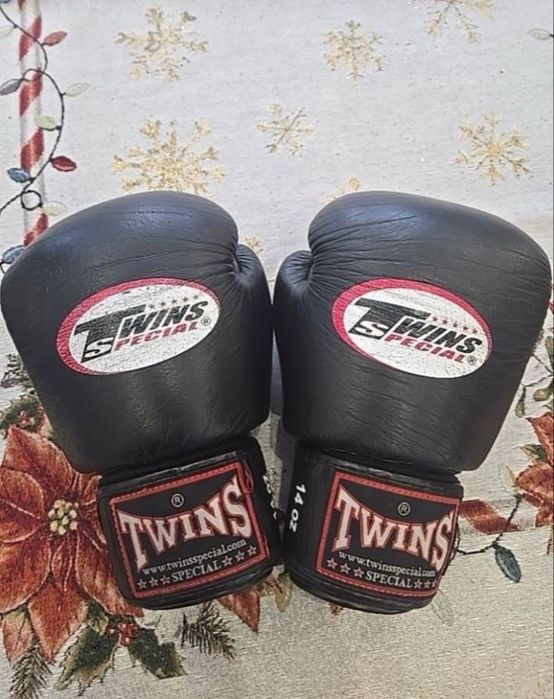 ОРИГИНАЛ боксерские перчатки TWINS (14 OZ)