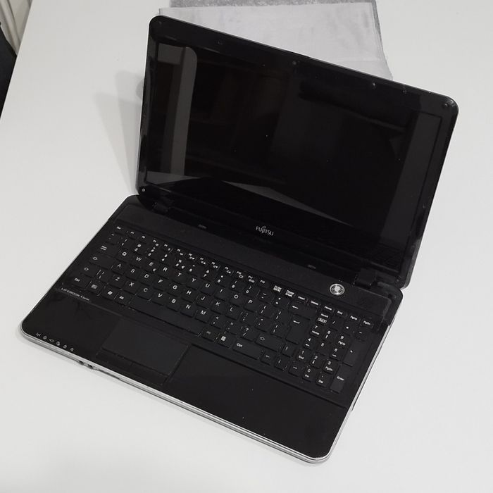 Fujitsu AH531 – na części / do naprawy