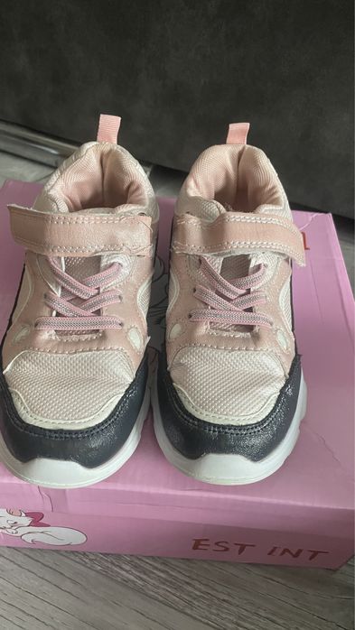 Кросівки дитячі