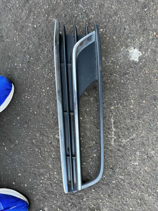 Kratka zderzaka lewa przód VW Passat B7 Highline chrom 3AA.853.665