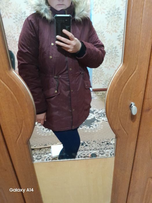 Продам парку,52-54!