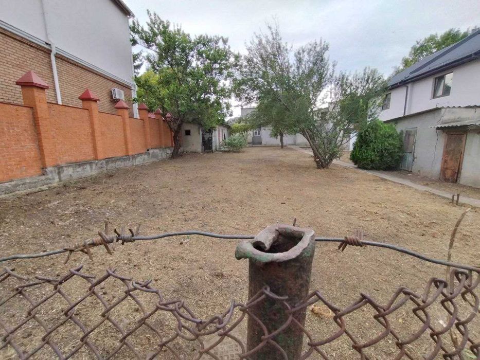 Садовник стрижка обрезка уборка осенью