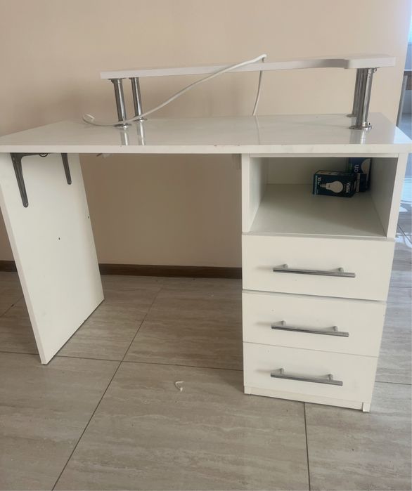 Стіл для манікюру